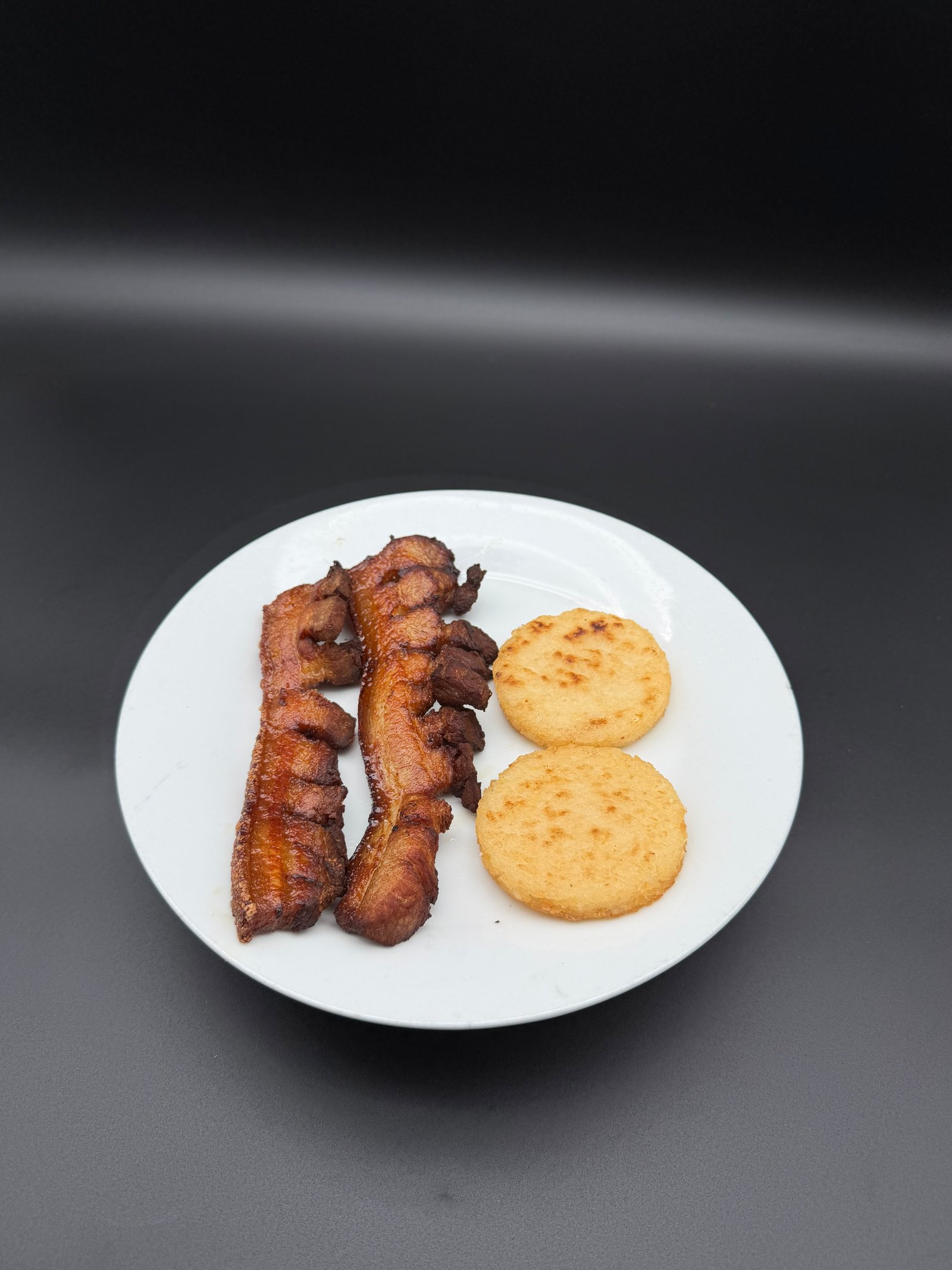Chicharron con Arepa